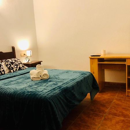 Low Cost Rooms Malaga River Exterior foto