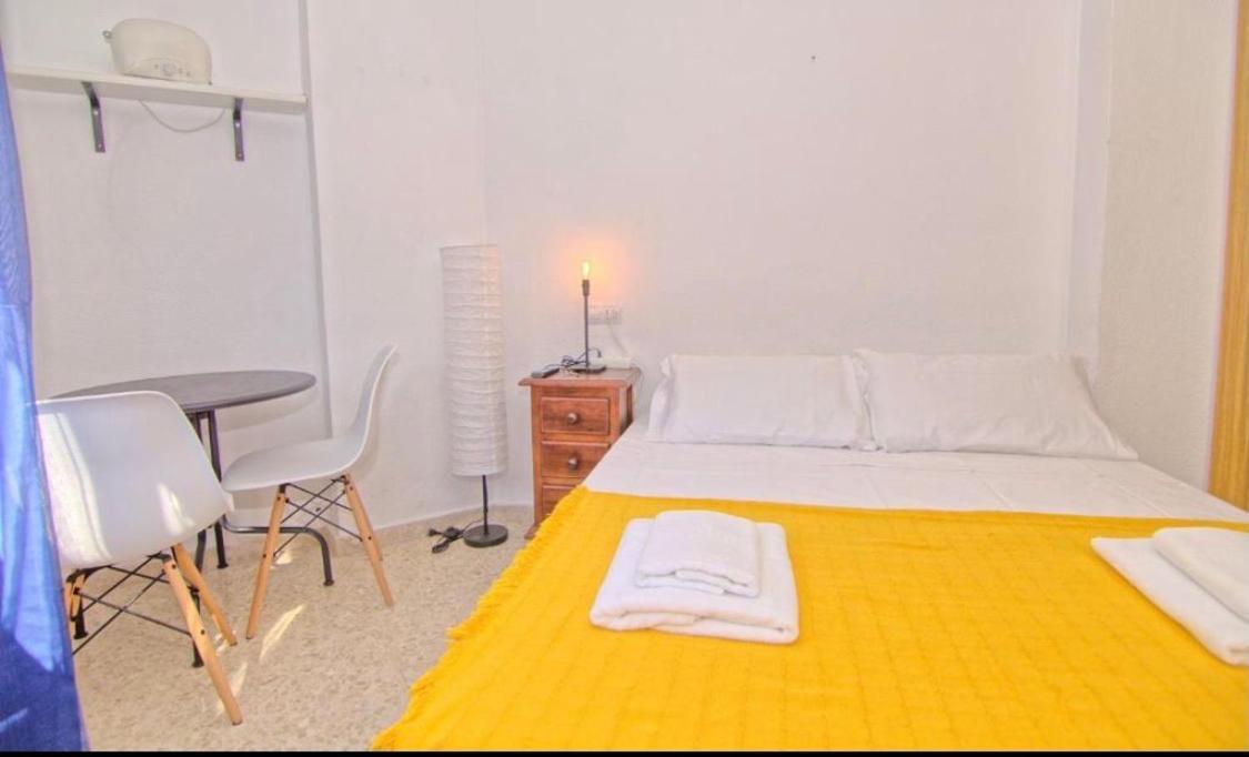 Low Cost Rooms Malaga River Exterior foto