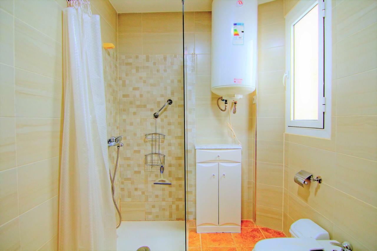 Low Cost Rooms Malaga River Exterior foto