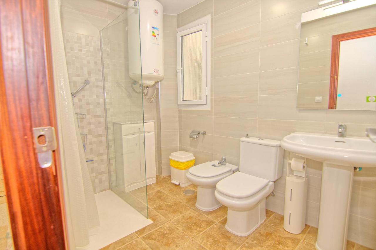 Low Cost Rooms Malaga River Exterior foto